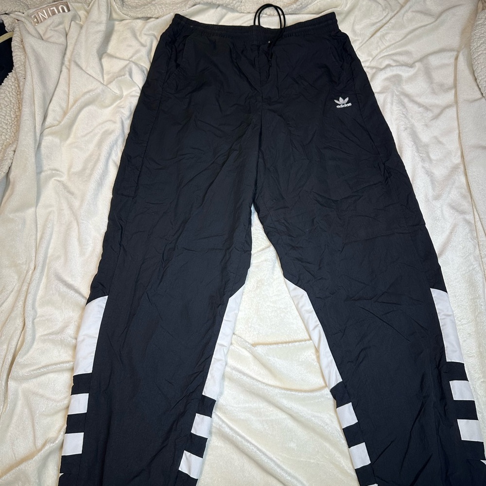 Adidas pants size M